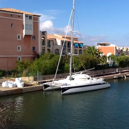With 2 Bedrooms In With Shared Pool Enclosed Garden And Wifi 500 M From The Beach *